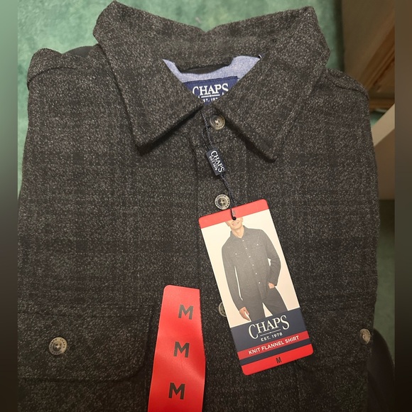 Black and grey flannel with thicker material - Picture 4 of 4